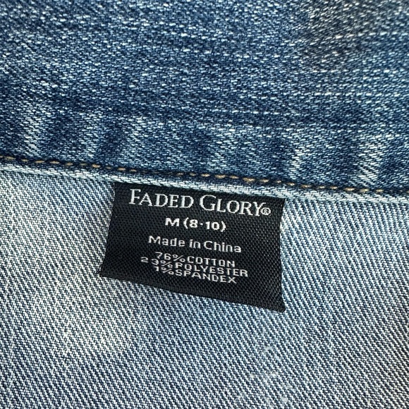 Women’s Medium Sized Jean Jacket - Picture 2 of 4